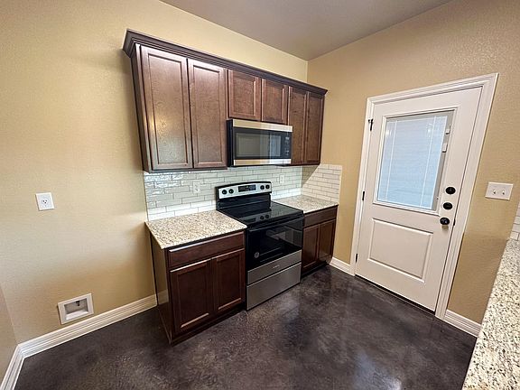 2nd image of 1220 Antelope Trl