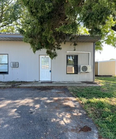 102 Cedar Ave — Photo 1