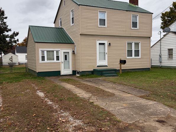 122 Pleasant St