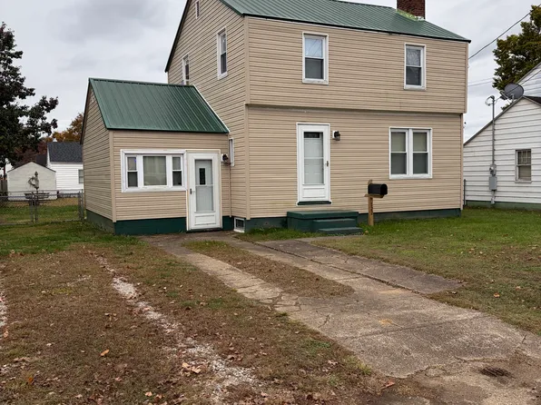 122 Pleasant St, Point Pleasant, WV 25550