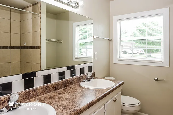 1803 Canterbury Cir NW — Photo 9