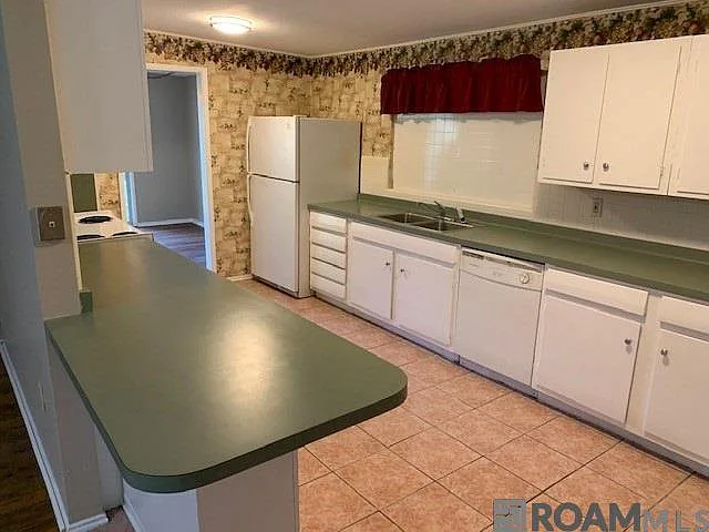 814 Lonita St — Photo 11