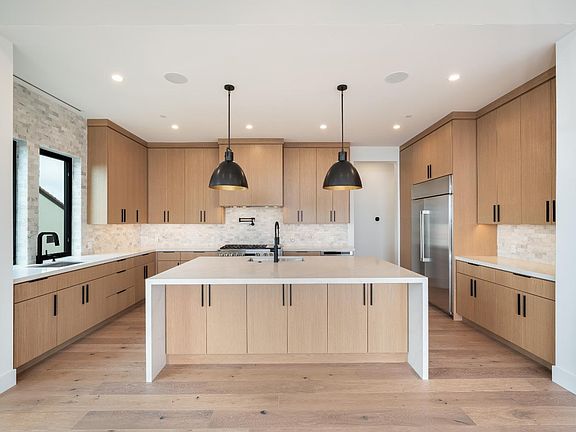 2nd image of 3814 Horizon View Way