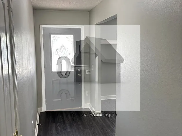 1068 Joaquin Rd — Photo 3