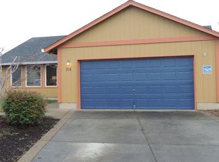 314 Gamay Dr, Cave Junction, OR 97523