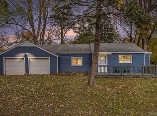 26776 Nelson Ave, Brownstown, MI 48174