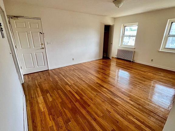 2nd image of 39B 16th Ave #1