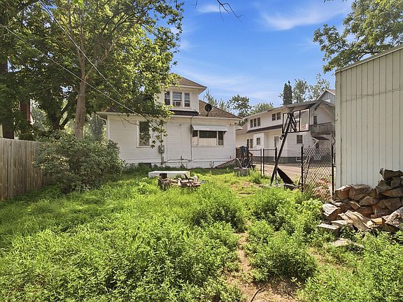 3rd image of 711 N 7th St