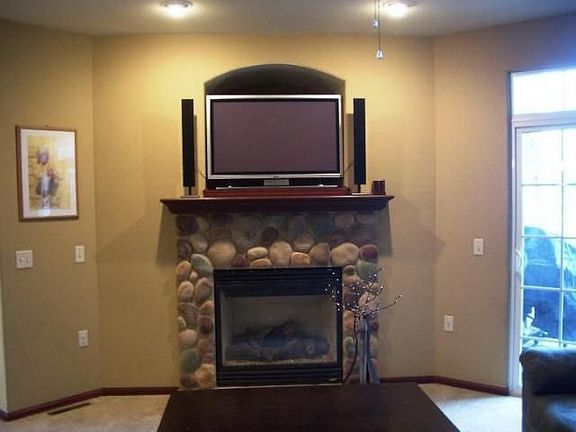 4th image of W140N9974 Seven Pines Way Unit A