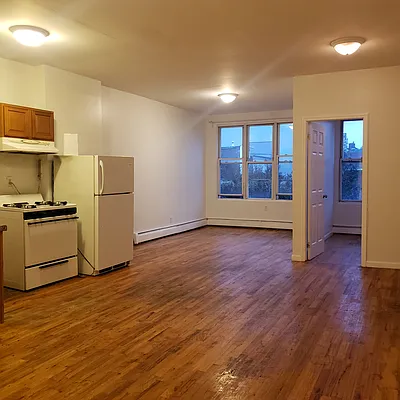 Rented by The Brokerage Group LLC | media 16