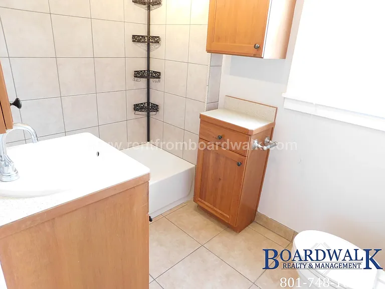 657 E Warnock Ave — Photo 24