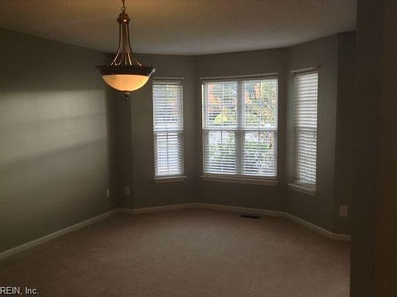 3rd image of 10 Saint Johns Dr