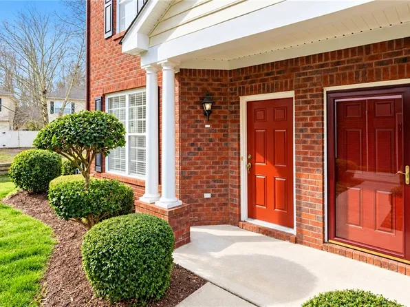 5965 Ludington Dr, Virginia Beach, VA 23464