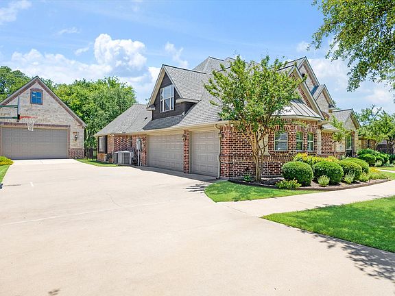 2nd image of 1820 Blue Forest Dr