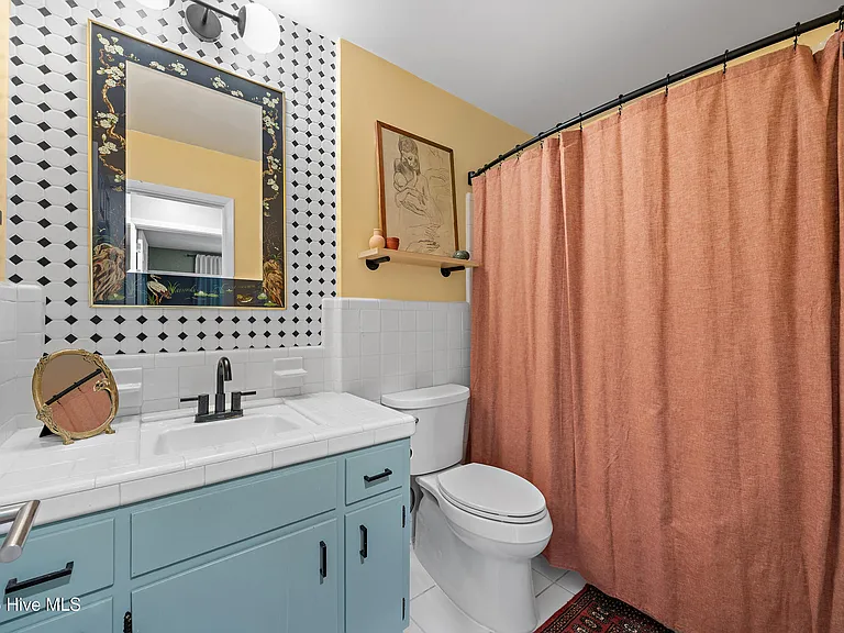 202 Windemere Rd — Photo 35