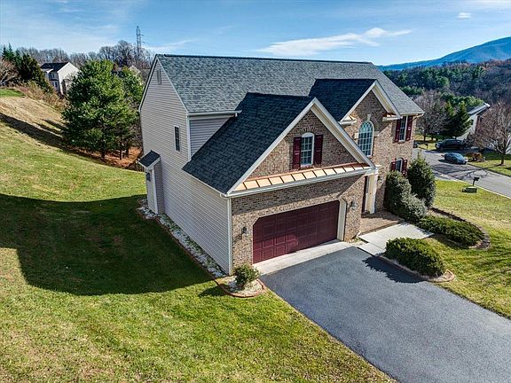 2nd image of 6335 Sandhurst Dr