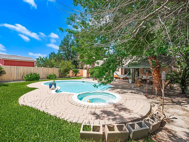 8018 Zimmermann Dr — Photo 39