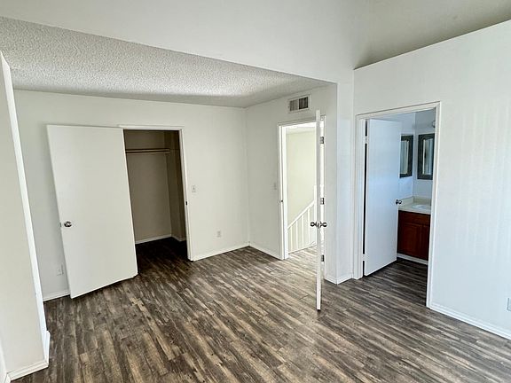 3rd image of 5237 Satsuma Ave APT 2