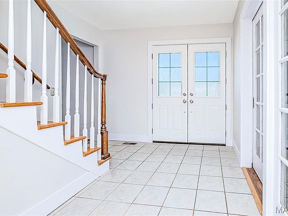 4th image of 9836 Charwick Dr