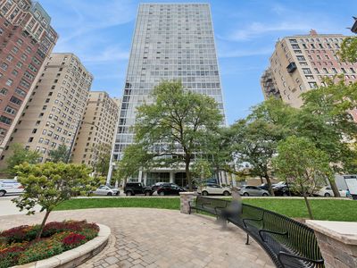 2400 N Lakeview Ave APT 1106, Chicago, IL, 60614