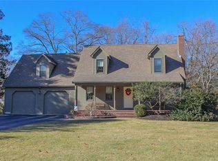 250 New Meadow Rd, Barrington, RI 02806