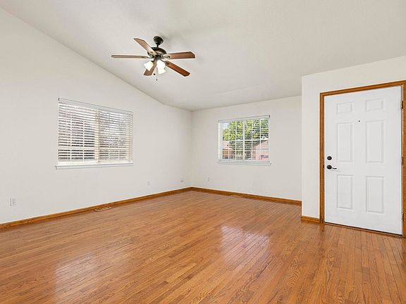 4th image of 4138 Rockvale Dr