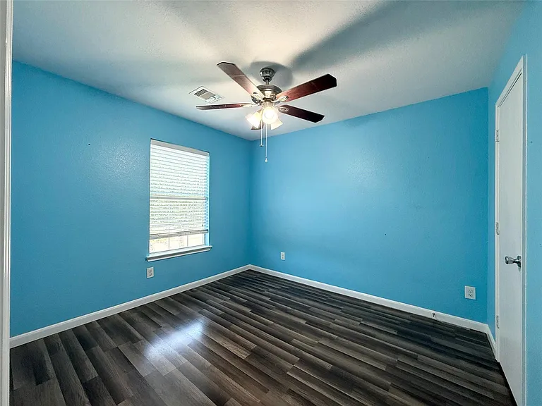 910 Staffordale Manor Ln — Photo 11