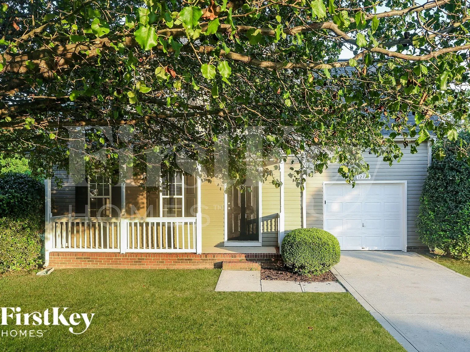 4 bed, 2.5 bath, 1476 sqft, $2,360 — Photo 1