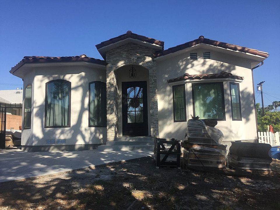 1st image of 1018 E Palm Ave