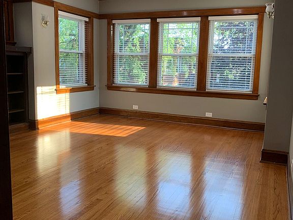 3rd image of 3626 W Cornelia Ave