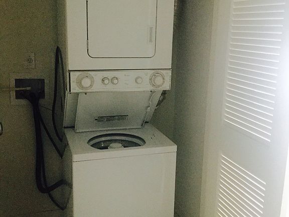 4th image of 910 West Ave APT 1220