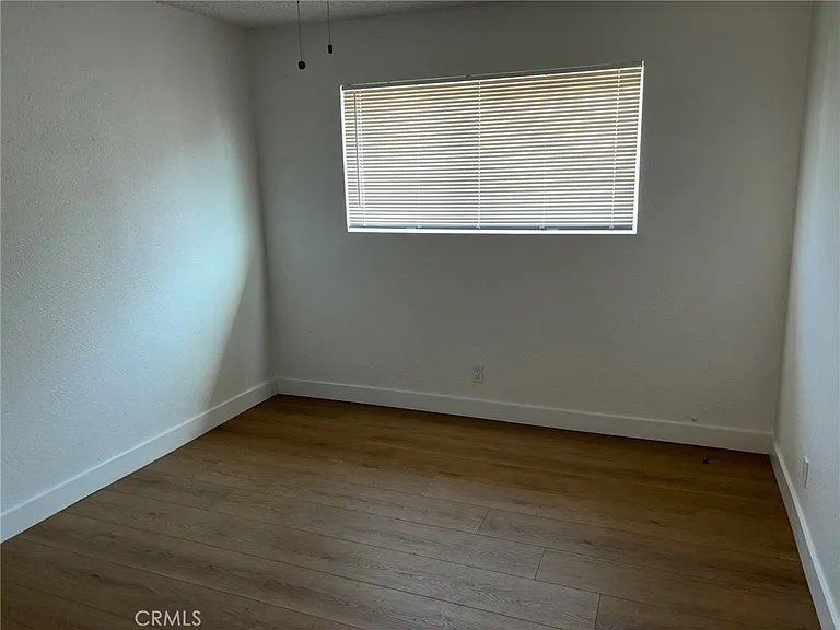 2556 Diamond St — Photo 5