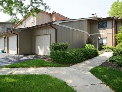 29W440 Emerald Green Dr #25A, Warrenville, IL, 60555