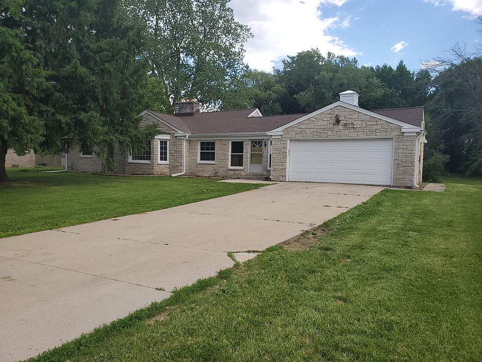 1st image of 2243 W Rawson Ave