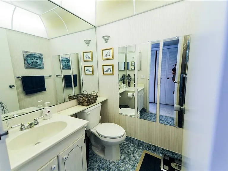 286 Monaco Way #F — Photo 10