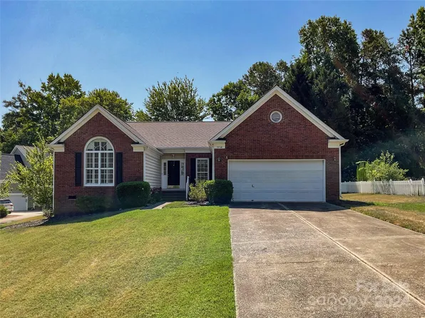 7708 Palmerfield Dr, Mint Hill, NC 28227
