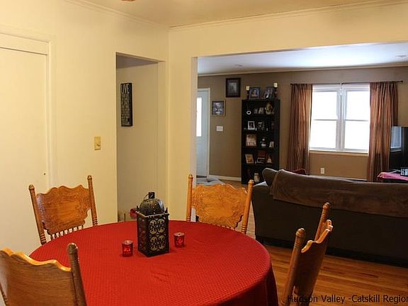 5th image of 83 Cedar St