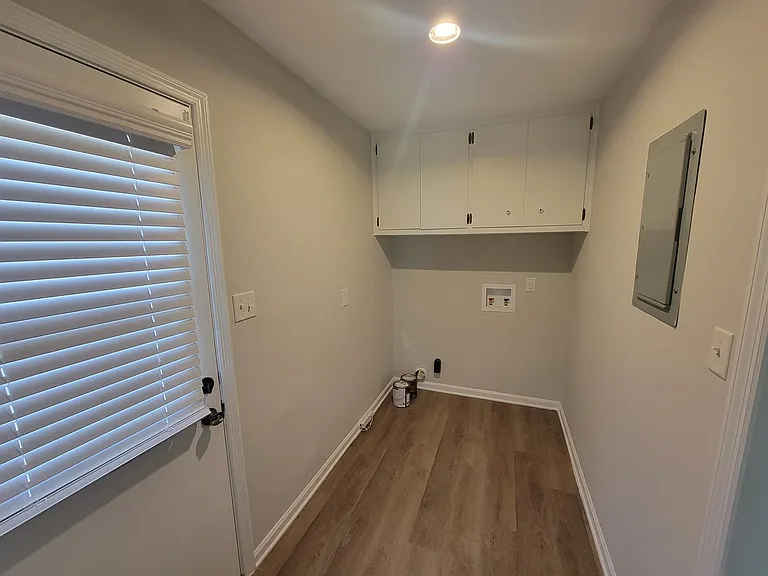 165 Ashley Cir — Photo 12