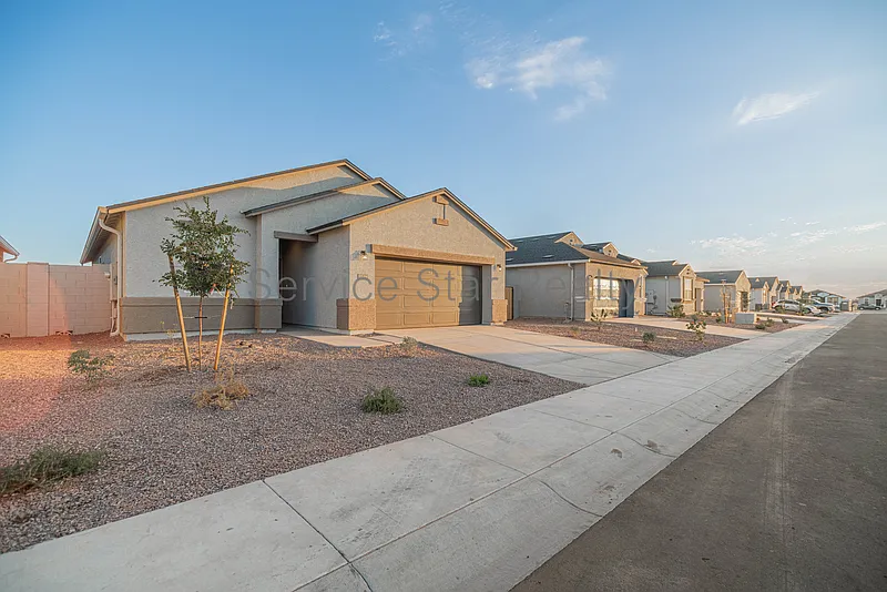 4 bed, 2.0 bath, 1569 sqft, $1,949 — Photo 4
