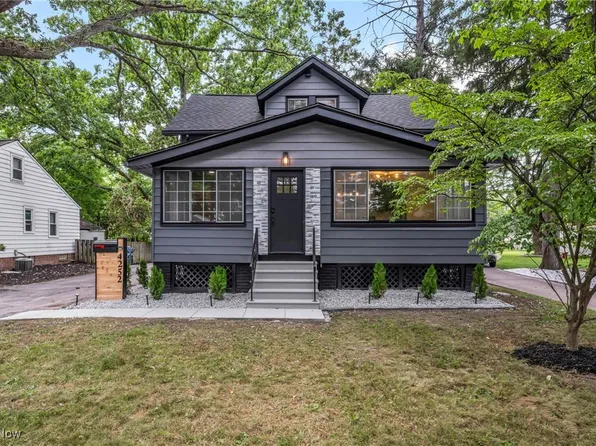 4252 W 223rd St, Fairview Park, OH 44126