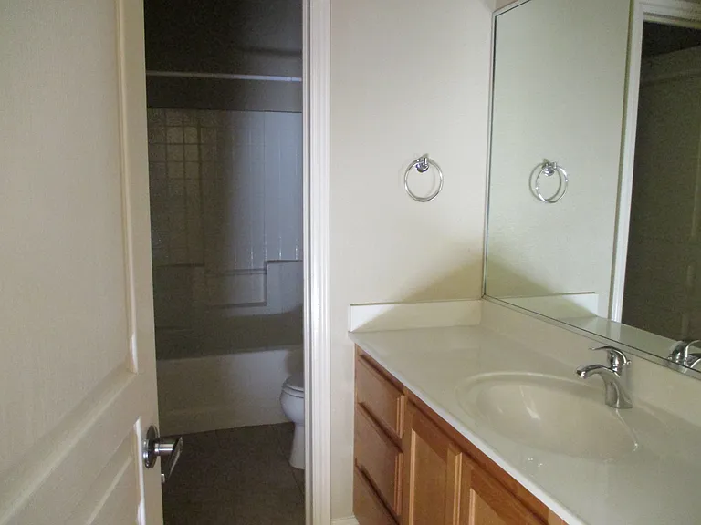 346 Tuscany Cir — Photo 16