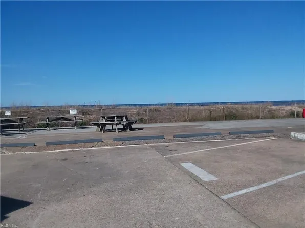 828 E Ocean View Ave APT 8, Norfolk, VA 23503