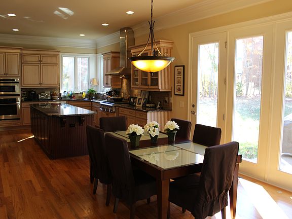 Kitchen and Breakfast Area