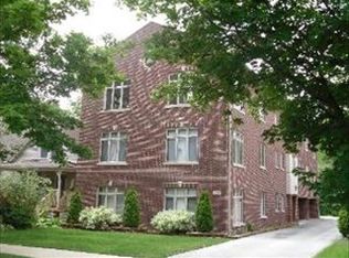 10352 S Walden Pkwy APT 3F, Chicago, IL 60643
