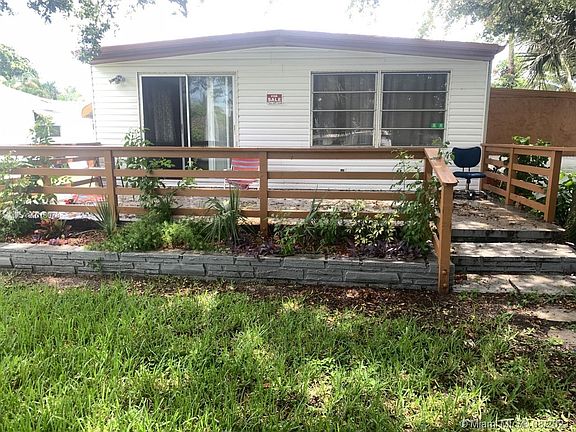 2nd image of 3490 SW 52nd Ave