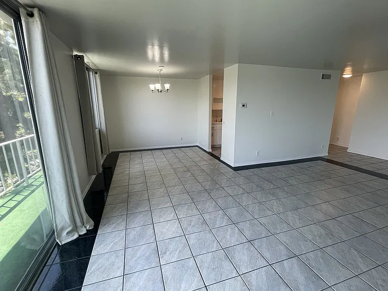 100 S Doheny Dr #313 — Photo 12