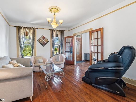 5th image of 150 W Inman Ave