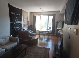 1454 W Huron St APT 2F, Chicago, IL 60642