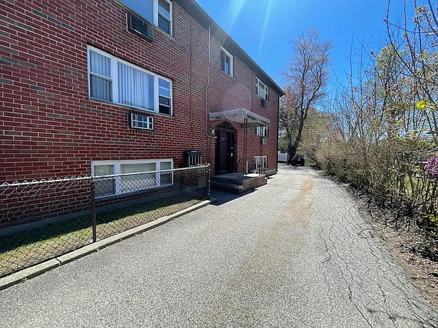 80 Sea St #3 — Photo 9