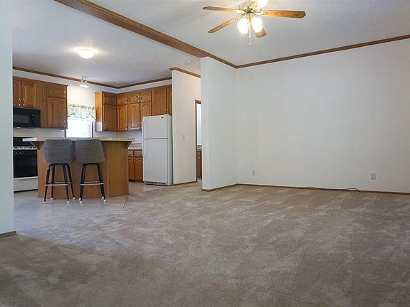 2nd image of 800 Sara St